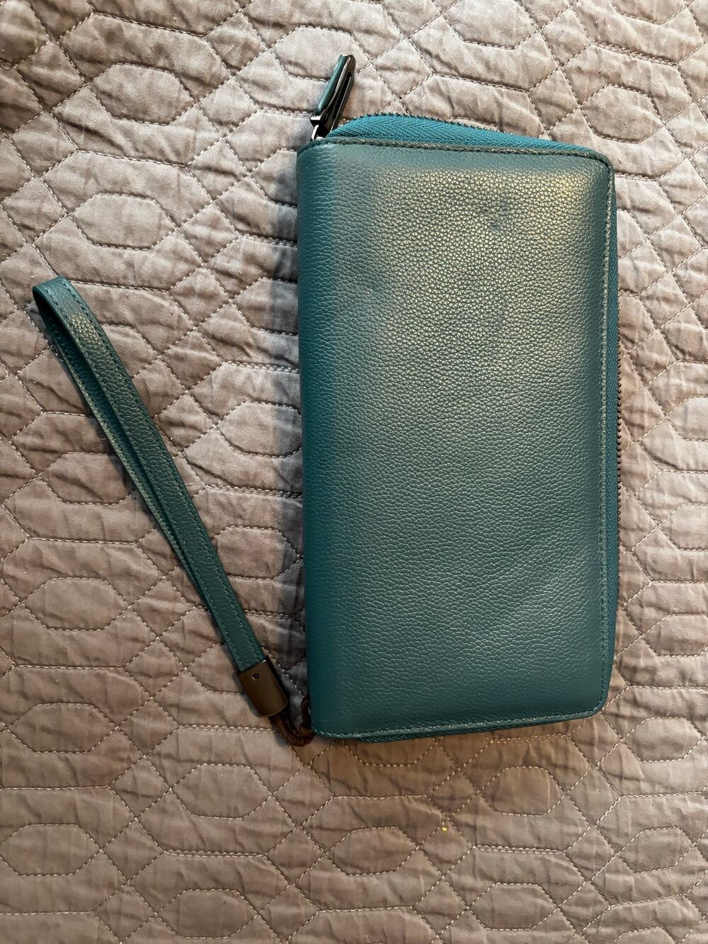Bveyzi Leather RFID Blocking Wallet in Lake Blue